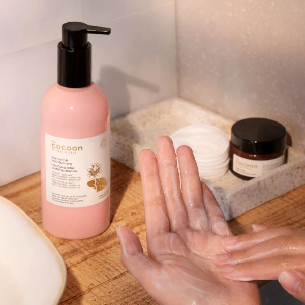 SỮA RỬA MẶT COCOON SEN HẬU GIANG 310ML