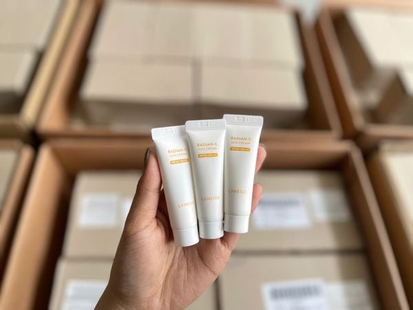 KEM CHỐNG NẮNG LANEIGE LÀM TRẮNG DA RADIAN-C 10ML
