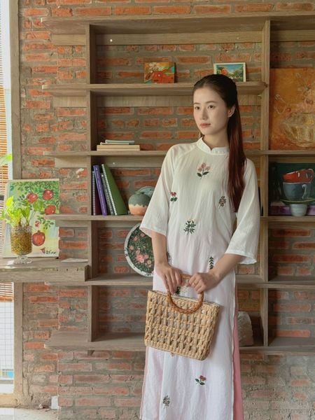  Áo Dài - Gió Xuân 