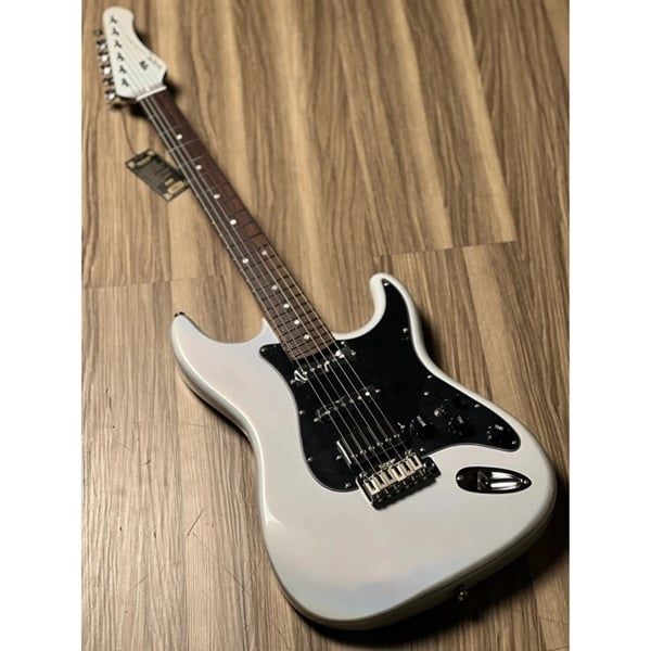  Guitar điện Sqoe SEST750 WH 