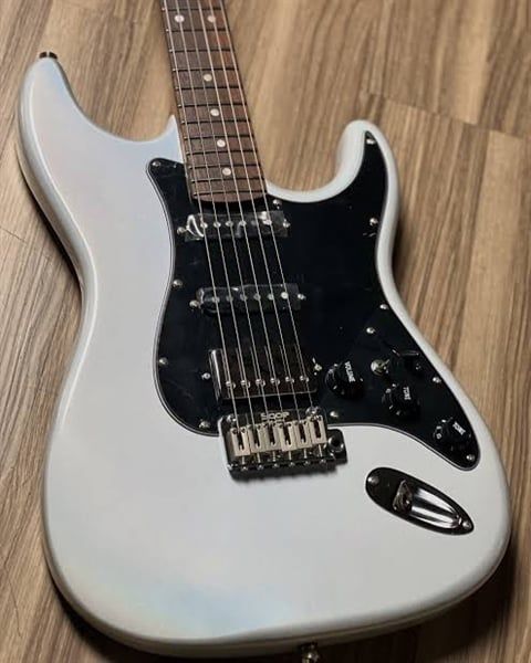  Guitar điện Sqoe SEST750 WH 