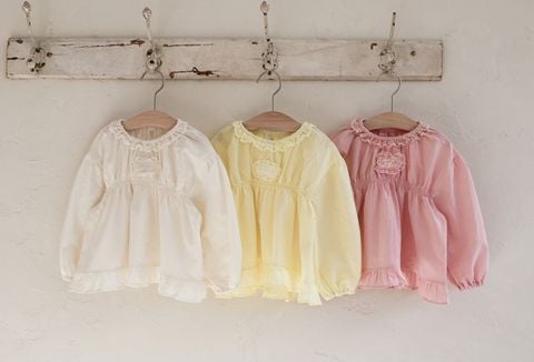 FL - Aó Shuka Blouse cổ bèo ren