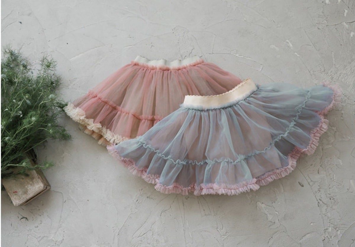 FL - SUM0226 - Chân váy Silvia phủ voan viền bèo liền legging