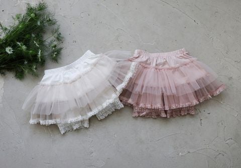 FL - SUM0226 - Chân váy Shu Sa phủ voan xếp tầng liền legging gấu ren