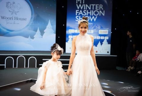 Premium - Váy Premium Willow tulle cổ yếm Mom