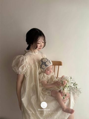 MBB -  0126 Váy Bianca thêu hoa cổ bèo