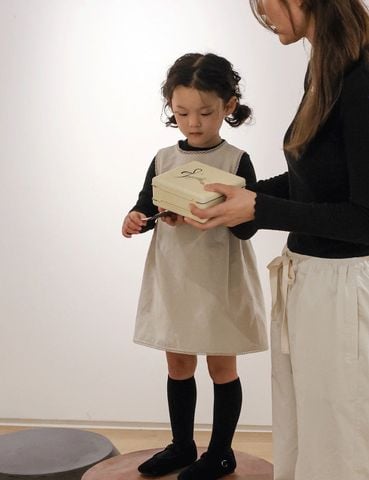 FL - AUT0326 Váy Lucia sát nách viền ren