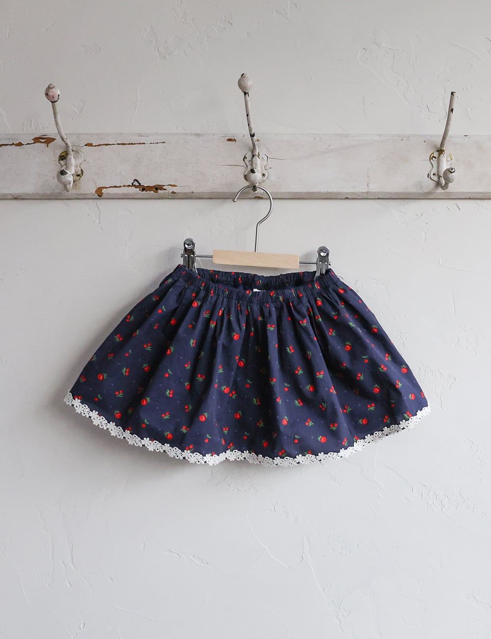 FL - SUM0226 - Chân váy Bella gấu thêu ren hoa liền legging