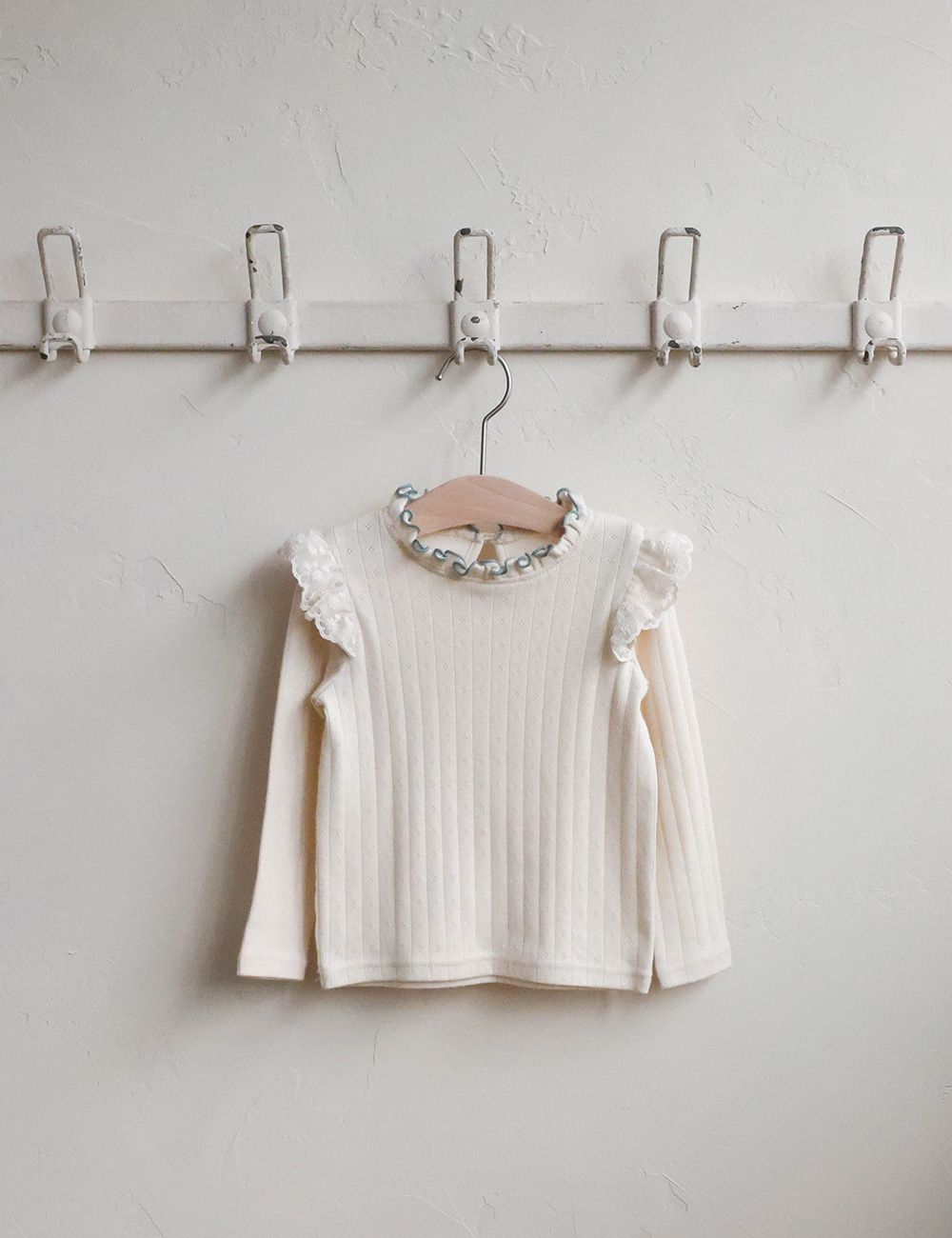 FL - Áo thun Hug cánh tiên