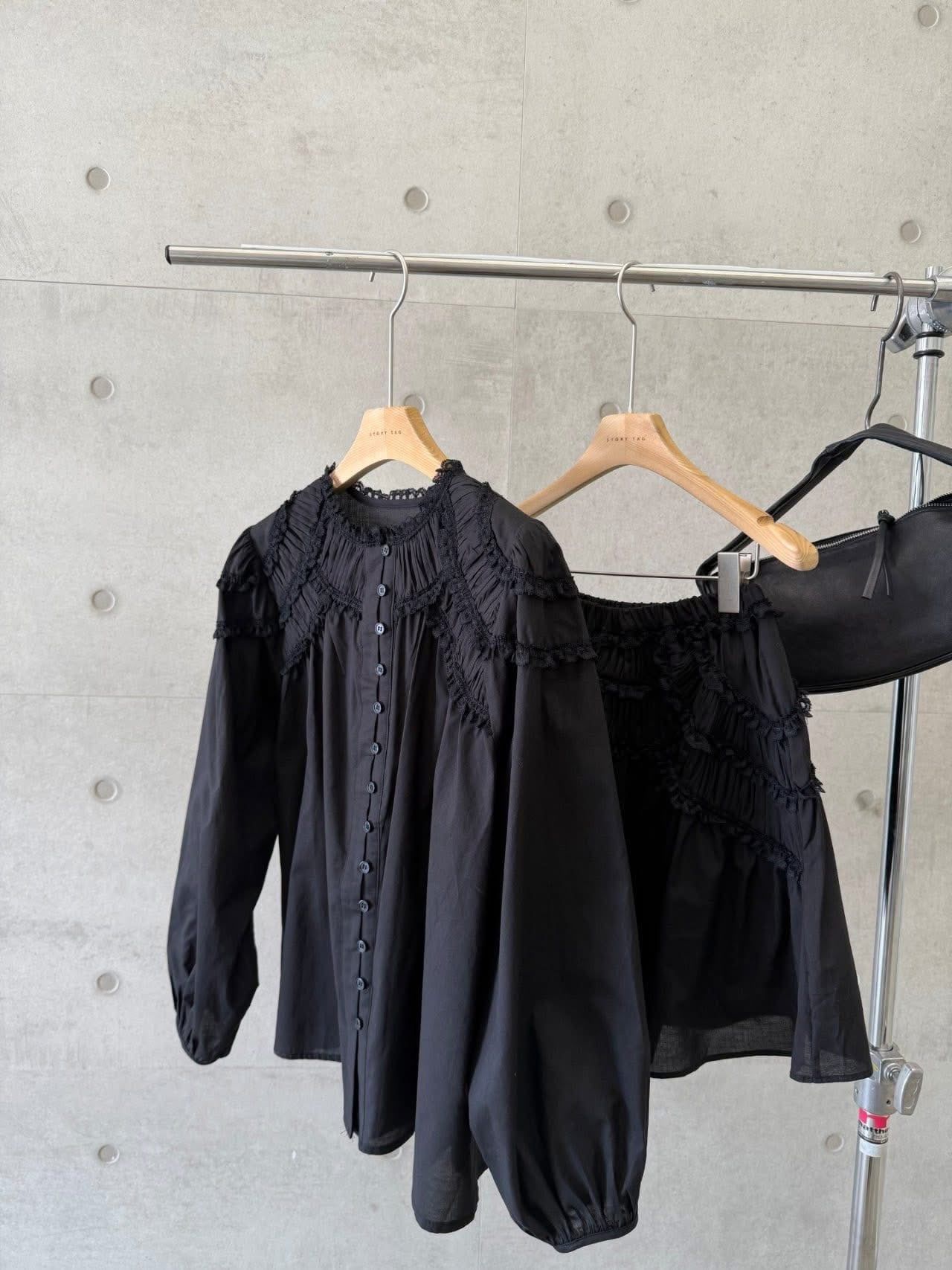 Mom - Set áo blouse cổ tròn và chân váy