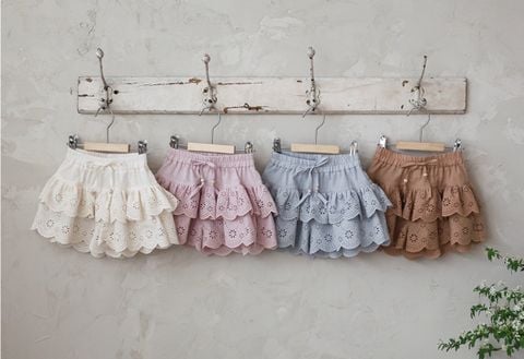 FL - SUM0226 - Quần váy Anna ren đục lỗ xếp tầng