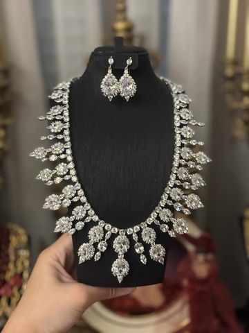 Set thả layer ( bông + vòng ) đá trắng