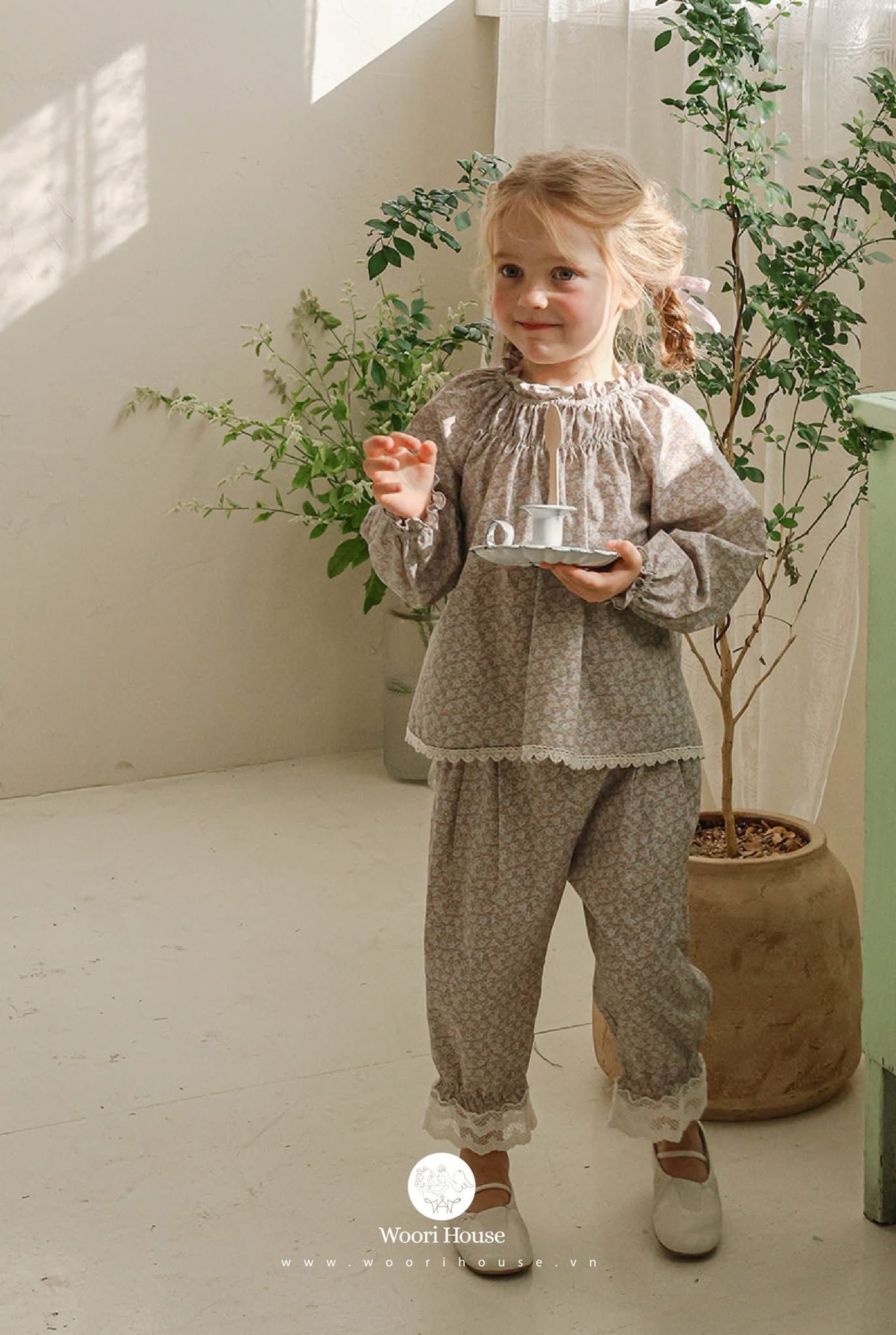 FL -  Quần Mono hoa nhí gấu ren