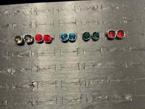 TSH - Bông pha le vuông nhỏ khung bạc