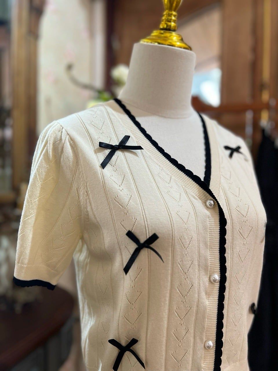 ab.plus - SUM0226 - MOM Áo cardigan đính nơ viền đen