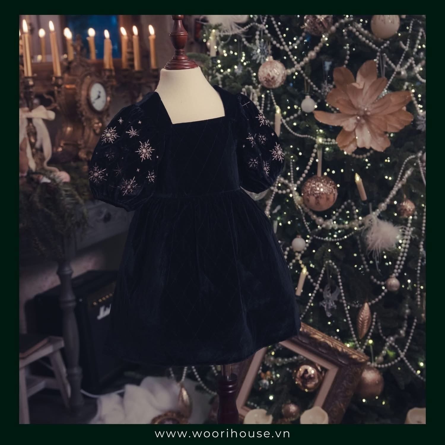 ND -  Váy Snowflake trần bông thêu hoa tuyết kèm áo thun bên trong