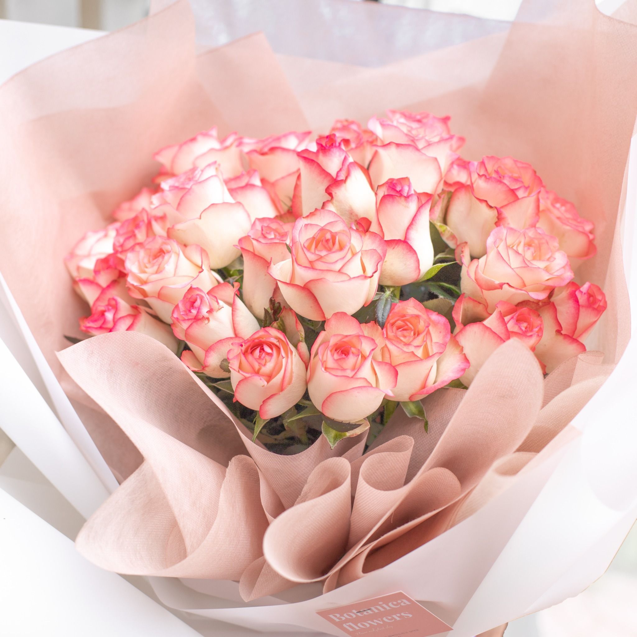  ピンクのバラの花束 