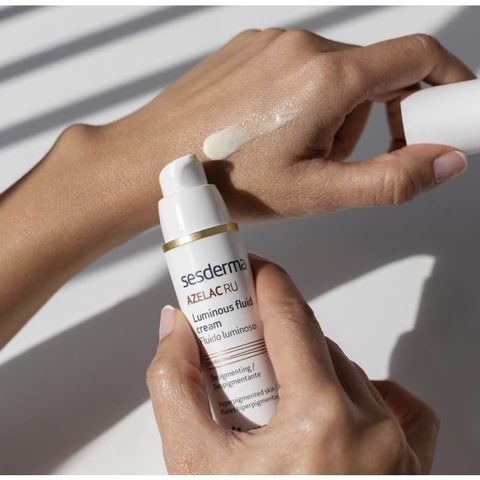 Sesderma Azelac RU Luminous Fluid Cream 50ml – Sữa Dưỡng Làm Sáng Da, Tích Hợp Chống Nắng