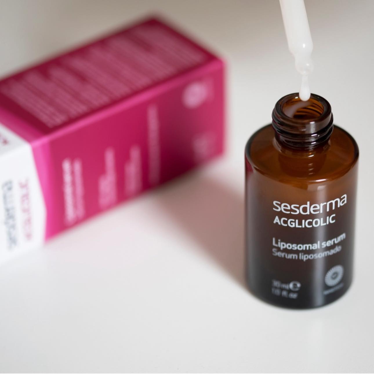 Sesderma Acglicolic Liposomal Serum 30ml – Serum Tái Tạo Bề Mặt Da, Làm Mịn & Thu Nhỏ Lỗ Chân Lông