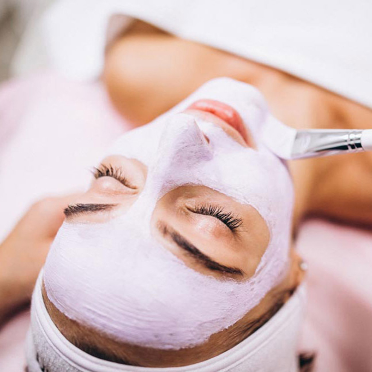 Mặt nạ tảo Christina Illustrious 5 Algae Mask Hỗ Trợ Trắng Sáng Da Và Căng Bóng Da 150ml