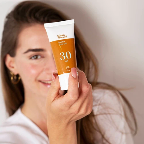 Juliette Armand Sunfilm Face Gel SPF 30 Gel Tạo Màng Chống Nắng Không Bết Dính 55ml