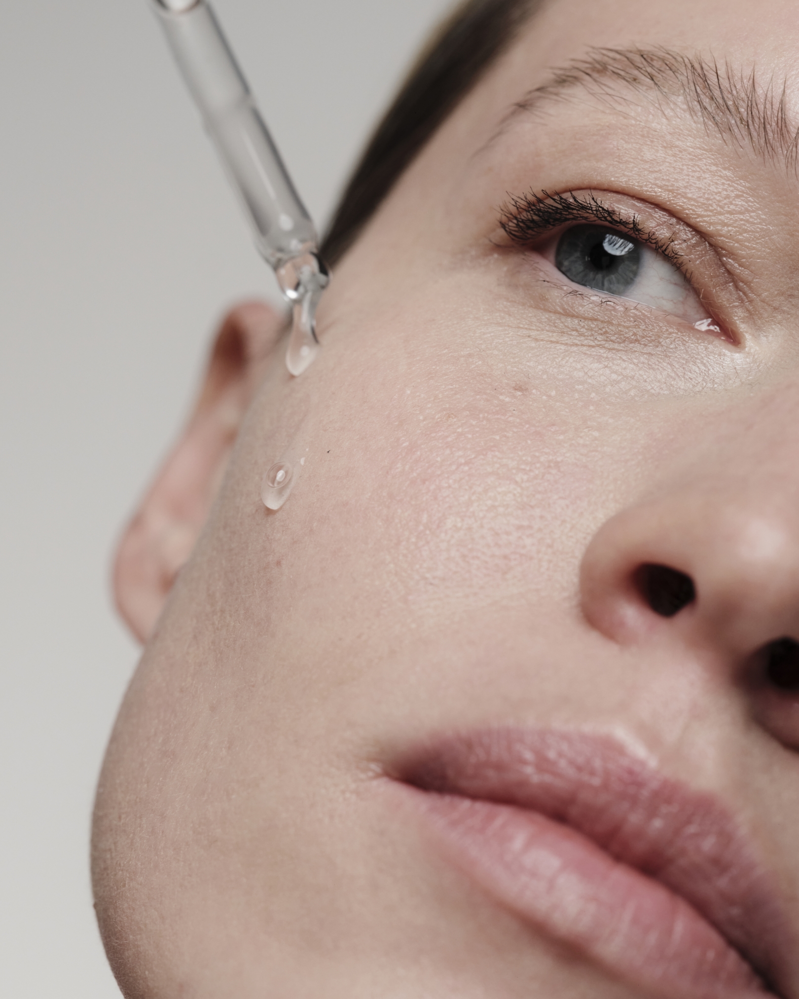 Serum Ivatherm Una Anti-Aging - Serum chống lão hóa, dưỡng da căng mịn 30ml