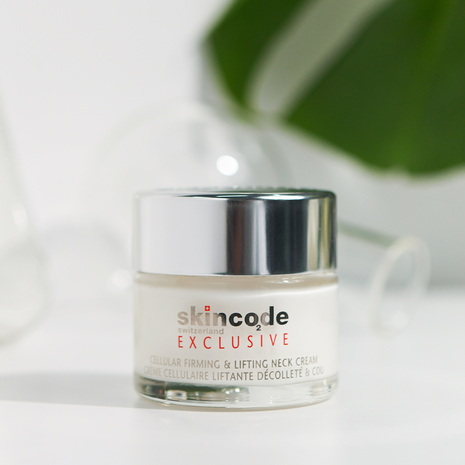 Skincode Cellular Firming & Lifting Neck Cream Kem tế bào nâng cơ và săn chắc vùng da cằm cổ