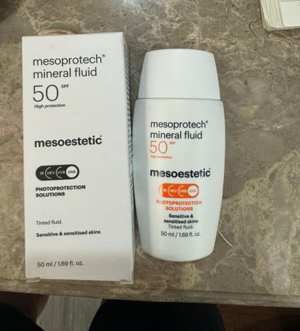 Mesoestetic Mesoprotech Mineral Fluid SPF50+ Kem Chống Nắng Vật Lý Cho Da Nhạy Cảm 50ml