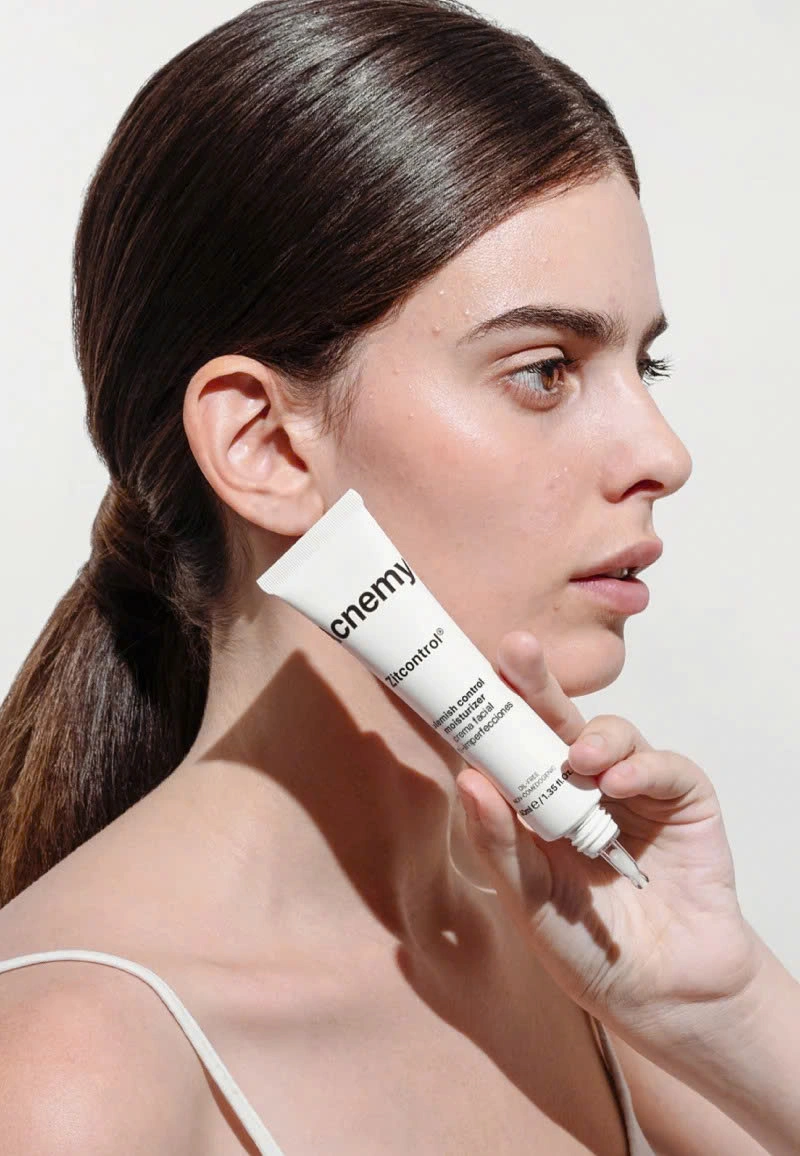 Acnemy Zitcontrol Blemish Control Moisturizer Kem Dưỡng Kiểm Soát Dầu Nhờn Và Hỗ Trợ Làm Giảm Mụn 40ml