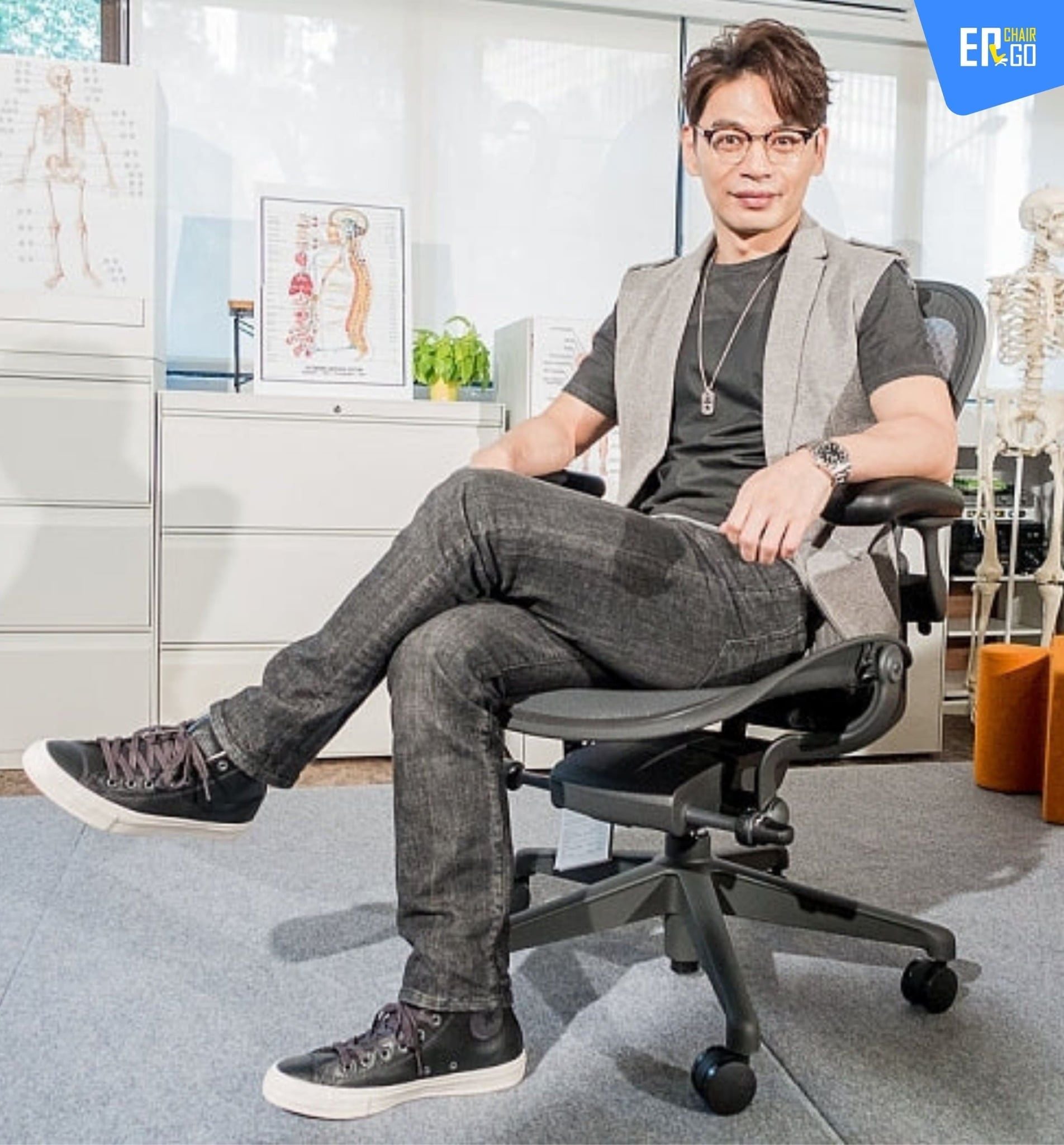  Ghế công thái học Herman Miller Aeron phiên bản Remastered (thương hiệu Mỹ) 
