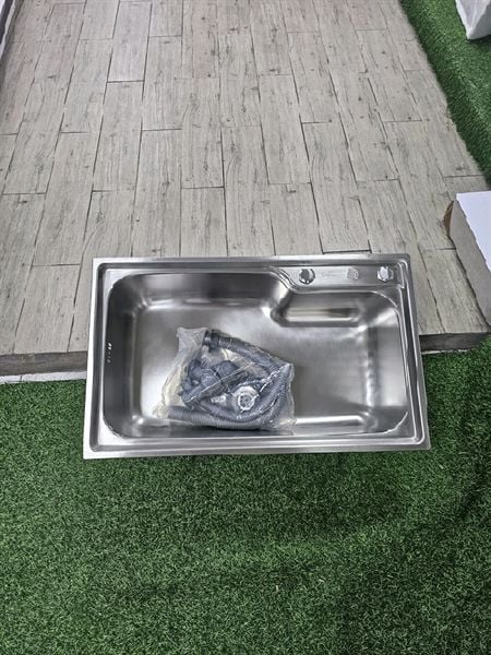  tp7545 1hoc (304) dập 750x450x230mm royal(da giam 1730K) 