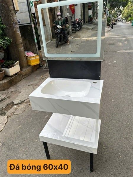  bàn đá 2 tầng +gương led 60*40cm đã giảm ( trắng) 