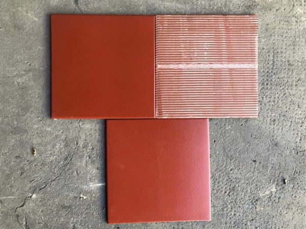  GACH GỐM 30*30 TRÁNG MEN ĐẤT VIỆT TH11V 