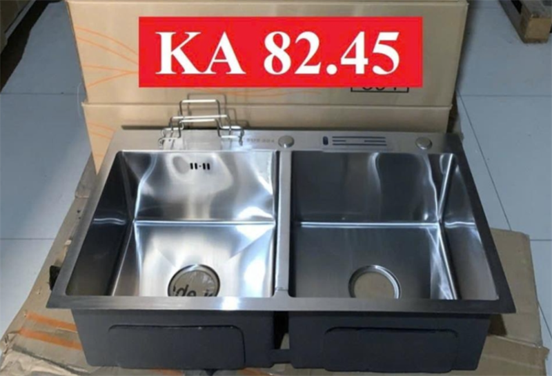  chậu chén 820*450mm sus304 dầy 3mm kasuka 2 hôc có bộ xả, kệ đựng thớt 