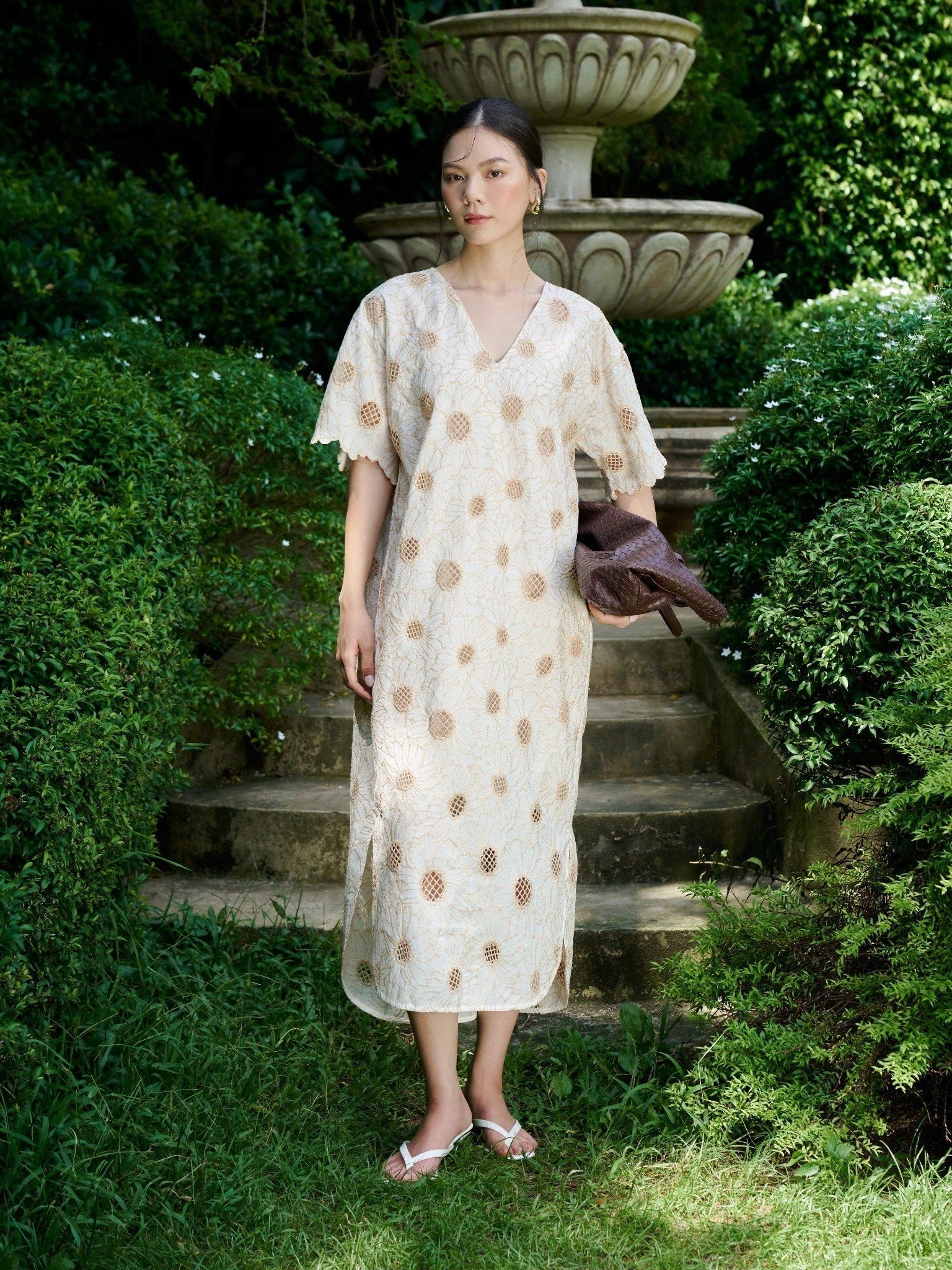  Đầm cotton thêu Mauve V neck dress 