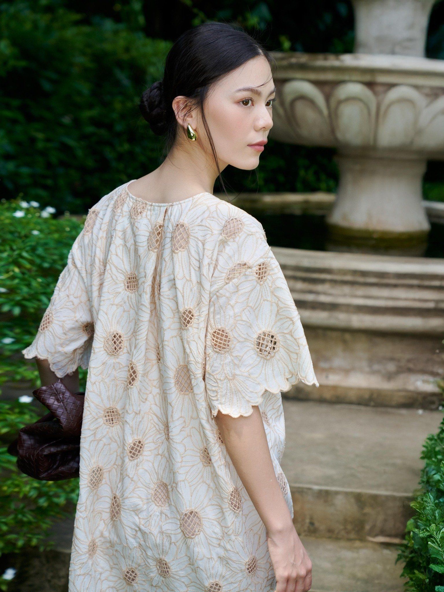  Đầm cotton thêu Mauve V neck dress 
