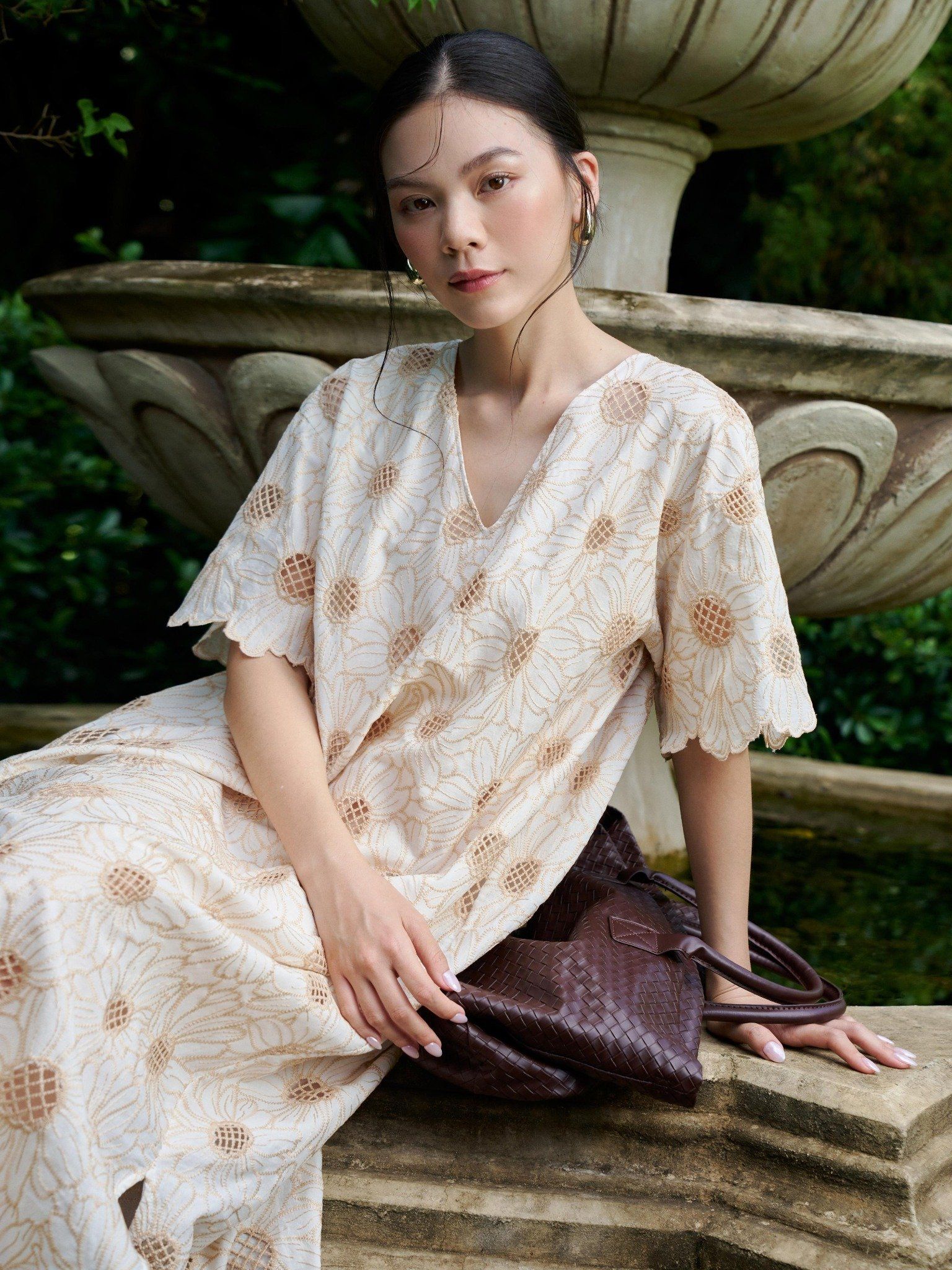  Đầm cotton thêu Mauve V neck dress 