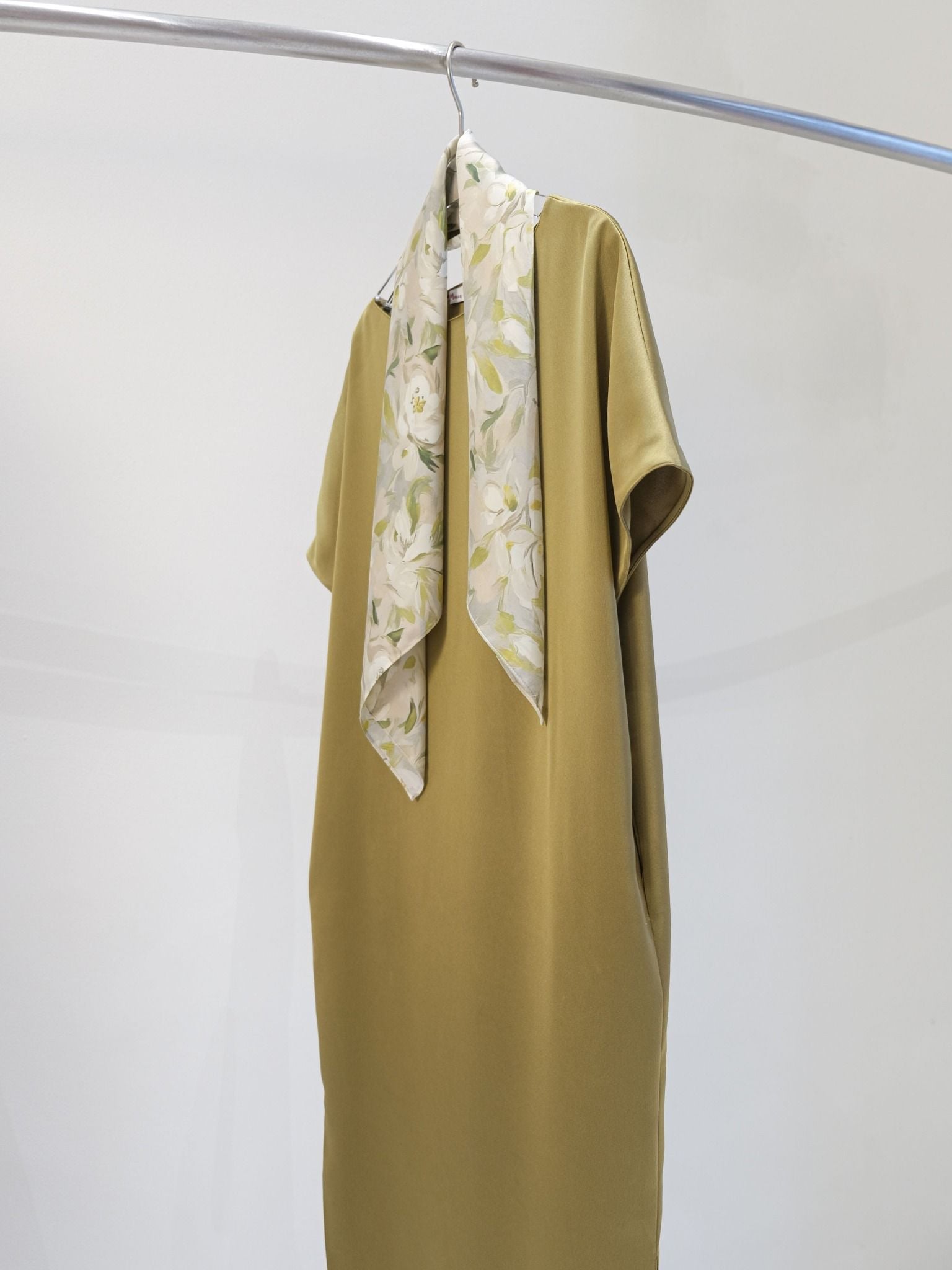  Khăn lụa | Mauve silk scarf 