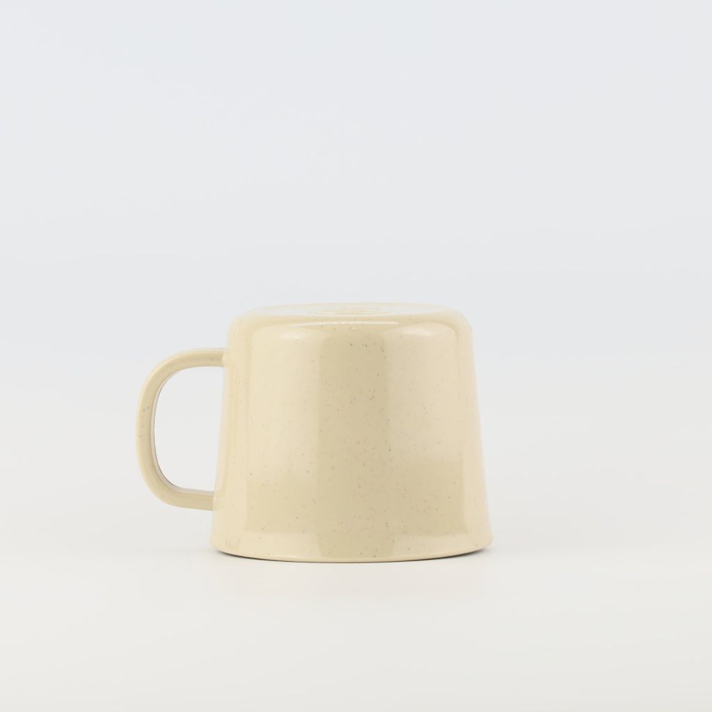 Short cup with handle 3