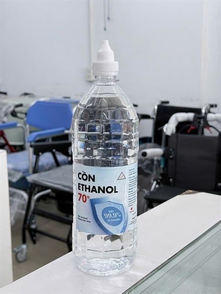 Cồn 70 Độ Phúc Đạt - 1L