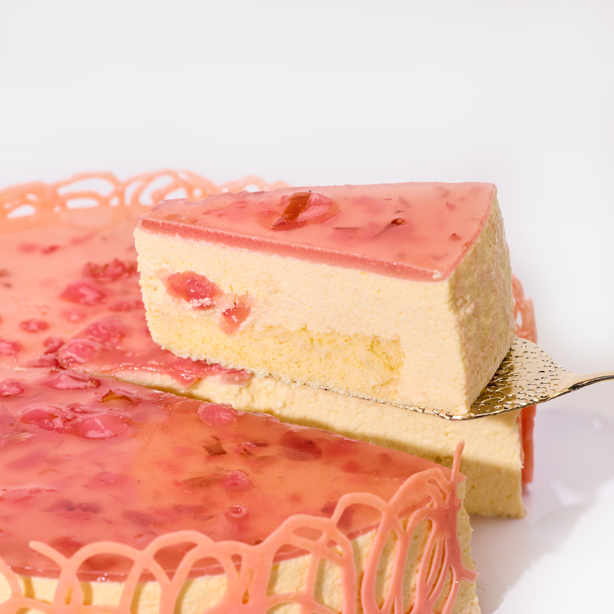 Bánh mousse Vải hoa hồng