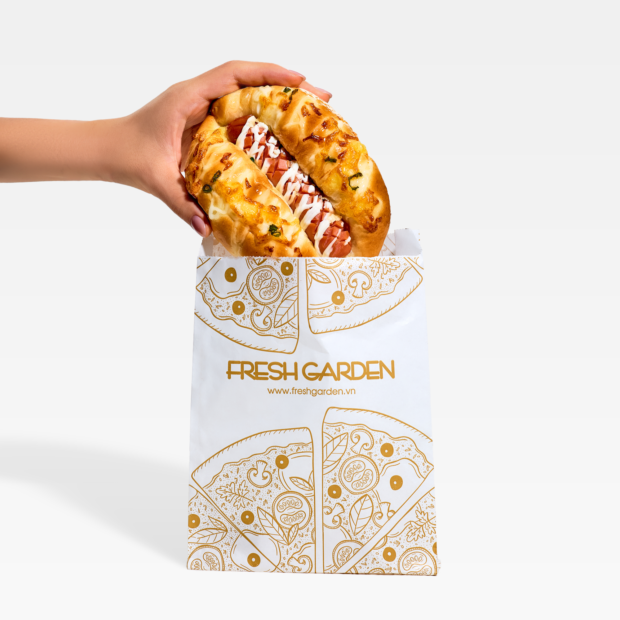 Bánh mì xúc xích đậm vị