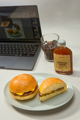 Bánh burger bò