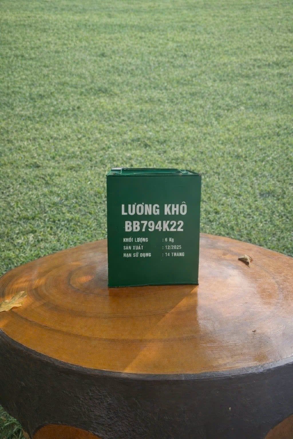  Lương khô 794K22- Lương khô thùng sắt Công ty 22 - Vị dinh dưỡng- Sản phẩm quân đội nhân dân Việt Nam- Phong lớn 250gram 