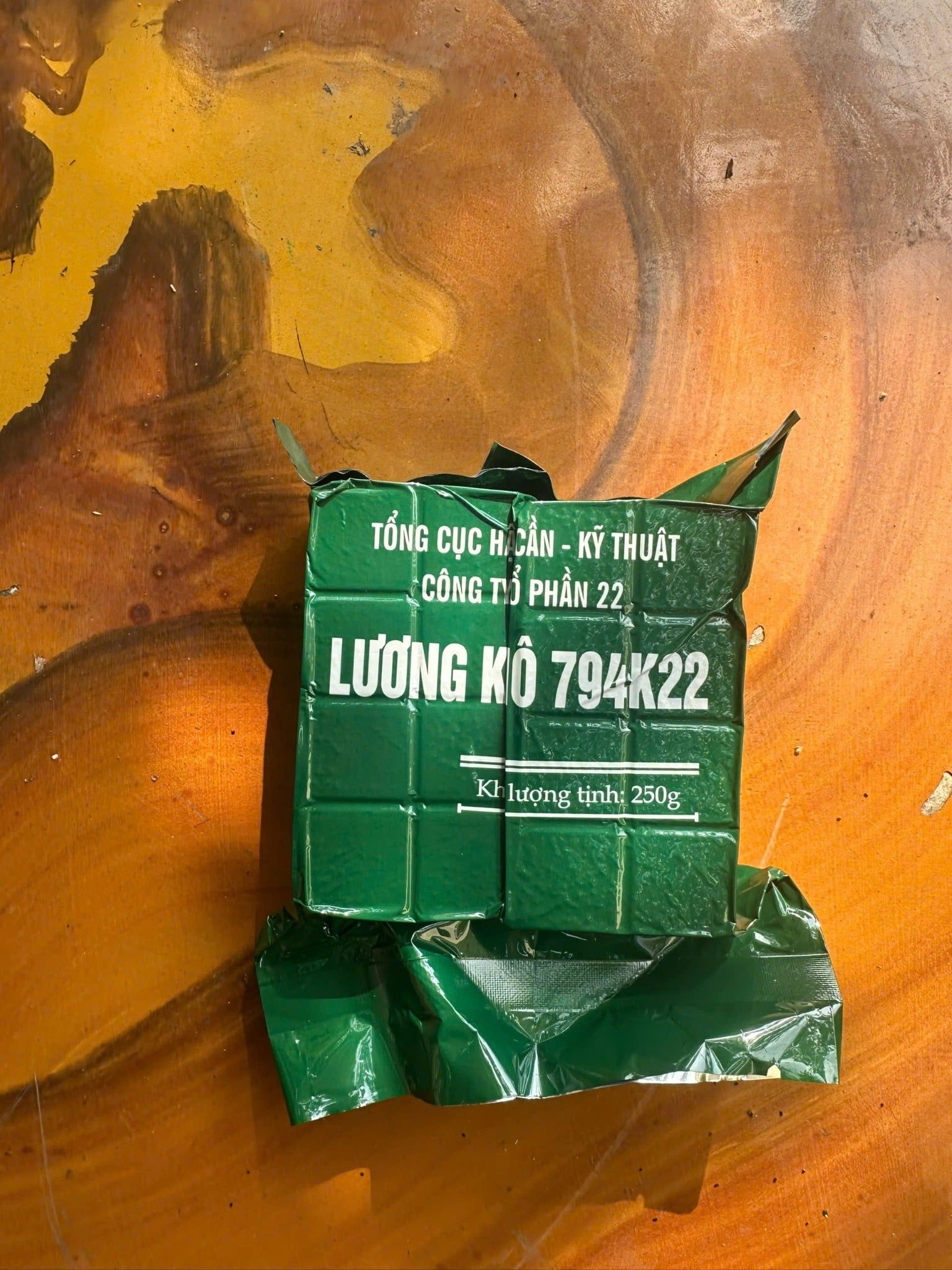  Lương khô 794K22- Lương khô thùng sắt Công ty 22 - Vị dinh dưỡng- Sản phẩm quân đội nhân dân Việt Nam- Phong lớn 250gram 