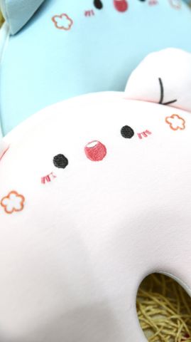  Gối lõm định hình đầu bông ép 617  - HELLO BnB 