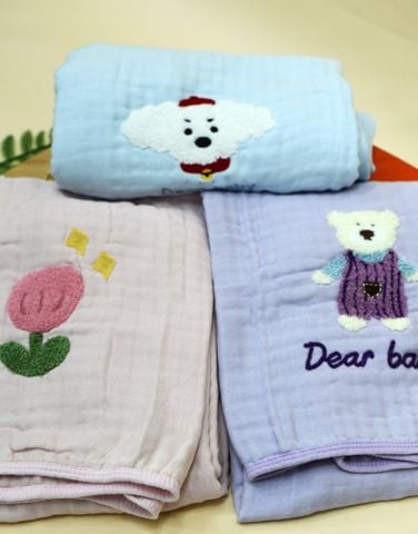  Khăn tắm Muslin Bamboo thêu (105x110cm) 1799 - HELLO BnB 
