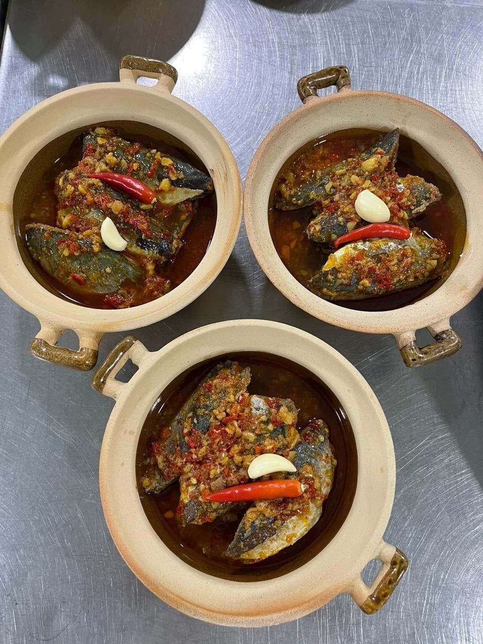  Cá nục fillet kho tộ 300gr 