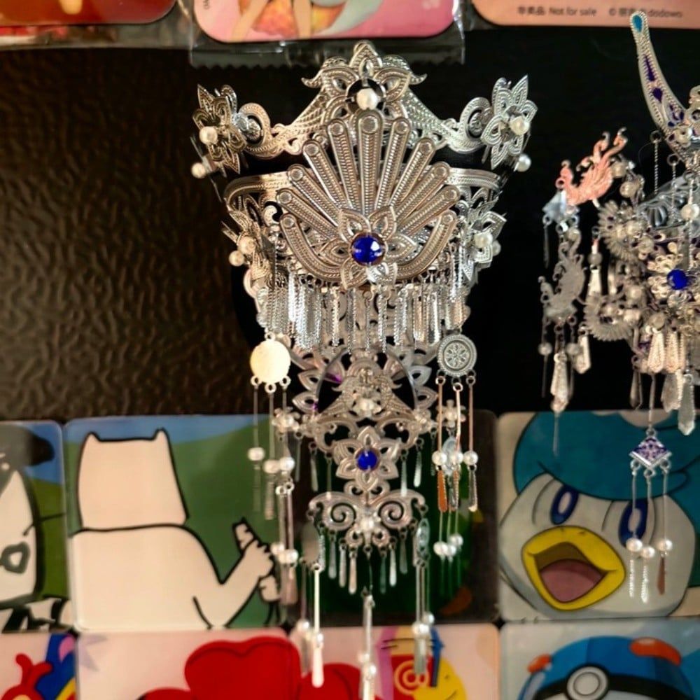  Mô Hình Kim Loại 3D Lắp Ráp Piececool Di Tộc Ngân Quan (194 mảnh, Yi Ethnic Silver Tiara, Hít Tủ Lạnh) B008-SK – MP1321 