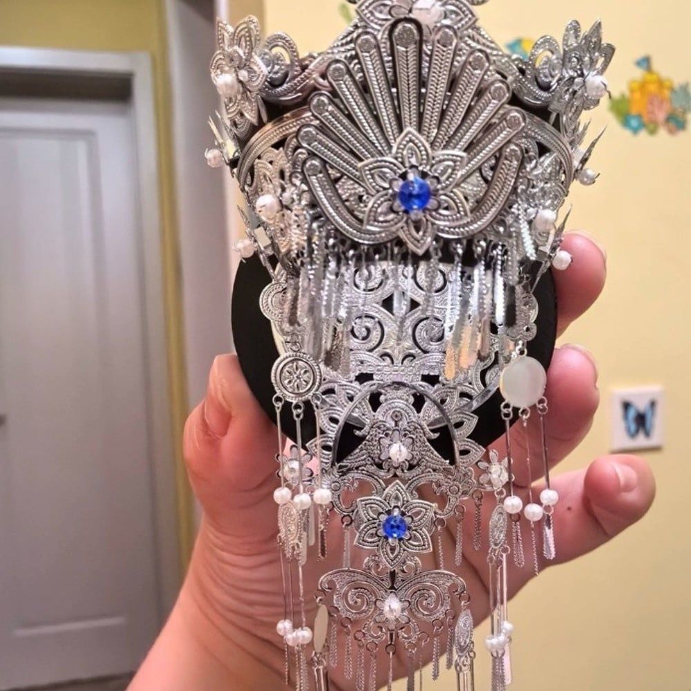  Mô Hình Kim Loại 3D Lắp Ráp Piececool Di Tộc Ngân Quan (194 mảnh, Yi Ethnic Silver Tiara, Hít Tủ Lạnh) B008-SK – MP1321 